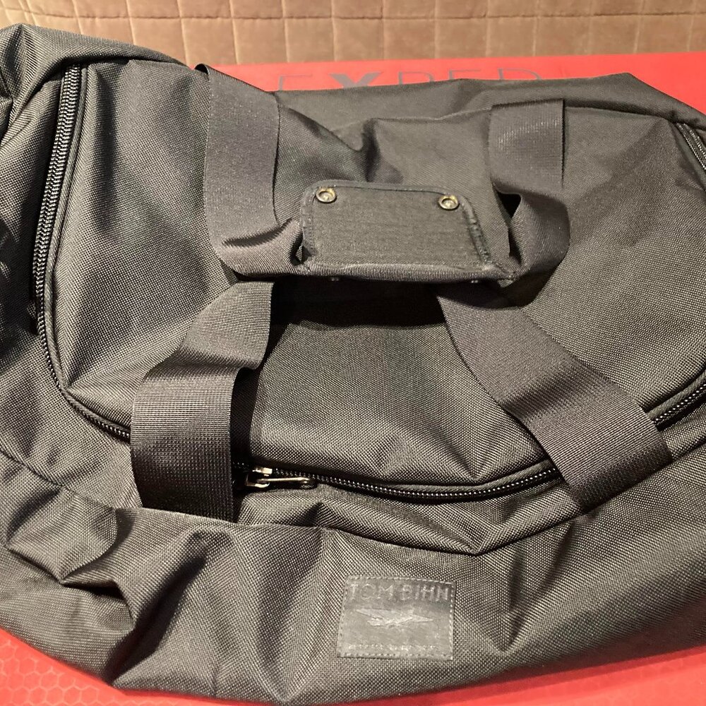 Tom Bihn Yeoman Duffel (size Medium)